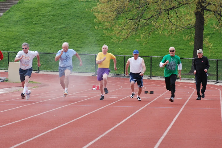 six sprinters beginning a race